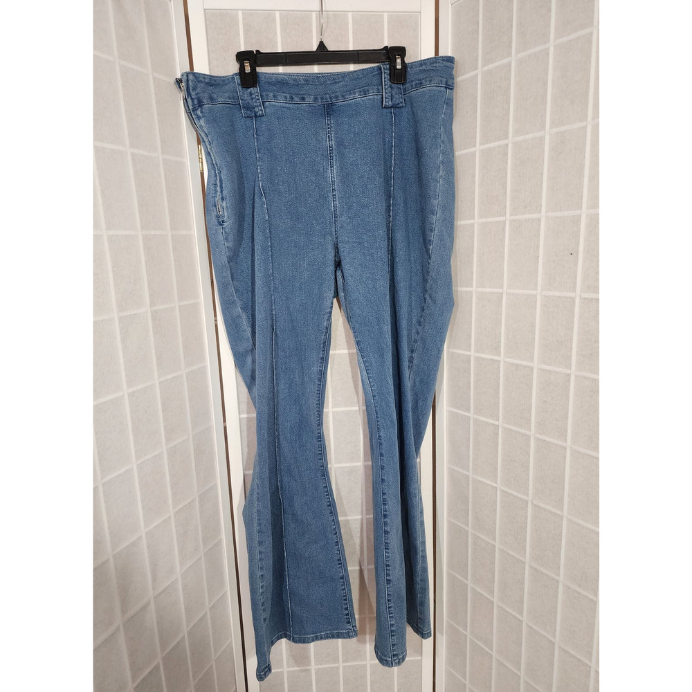 NWOT SHEIN High Waist Seam Flare Leg Jeans Side Zipper Medium Wash Plus: 3XL(18)